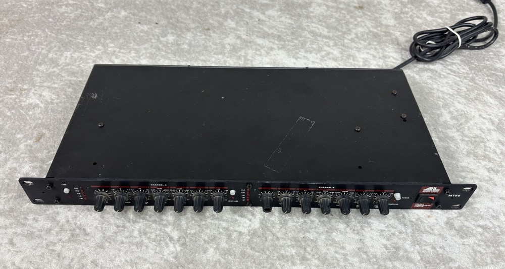 Studio Logic MT66 Stereo Compressor Limiter rack unit