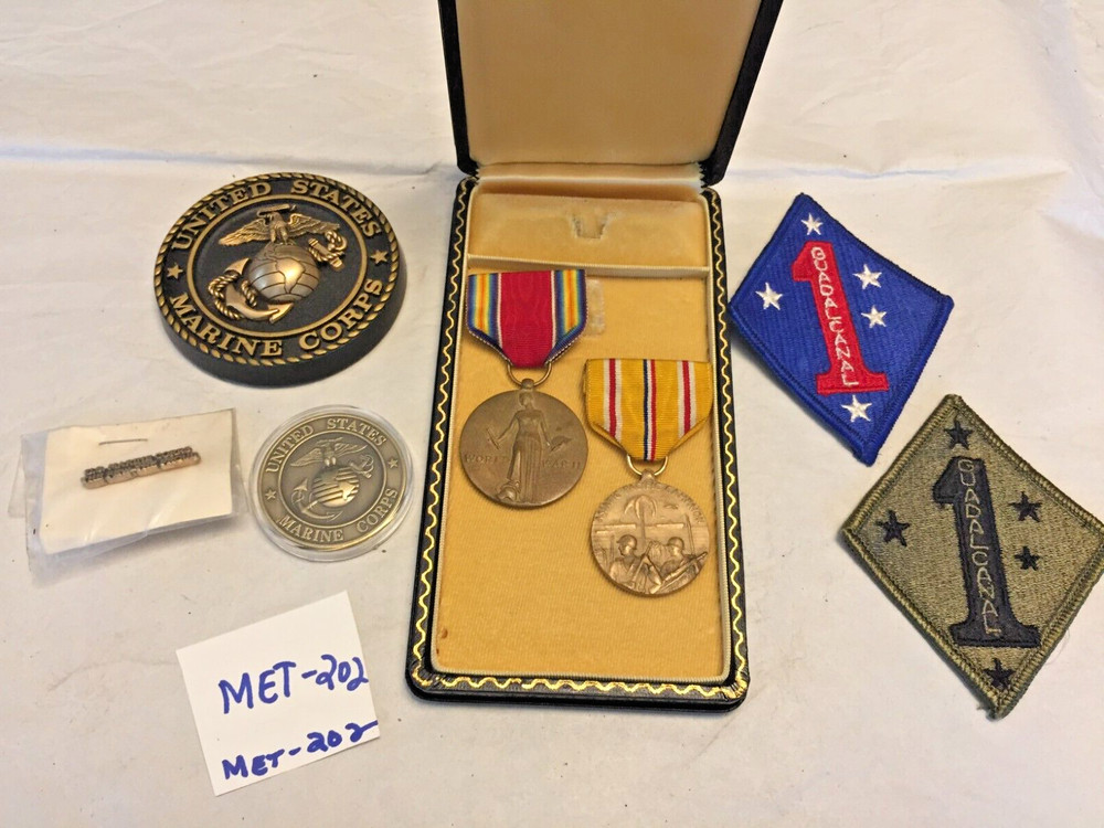 USMC WW II Marine Corps Metals Military insignia Army World war two