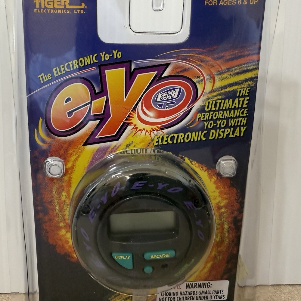 Tiger Electronics LTD: The Electronic Yo-Yo E-Yo 1998 Model 03-121 New Sealed
