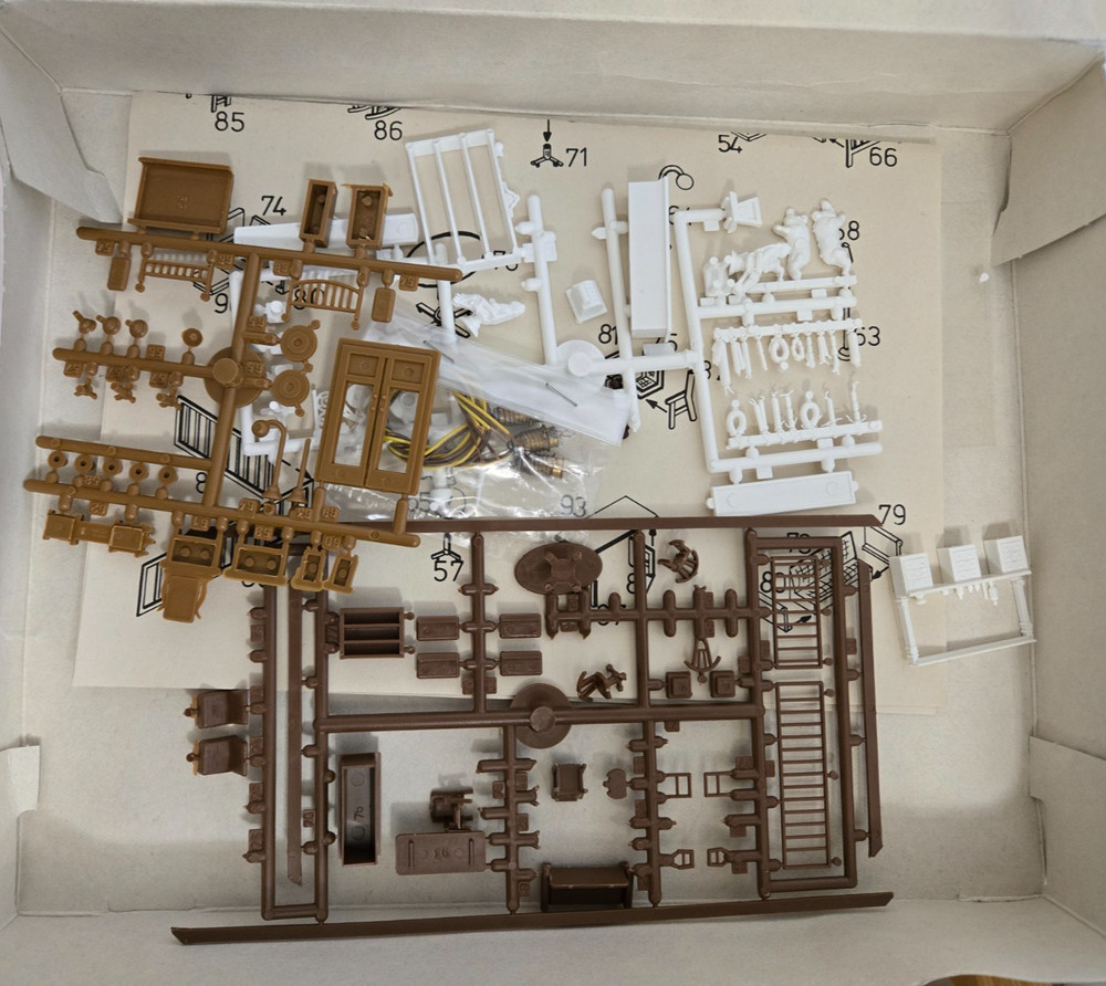 Model Power 602 HO Scale Interior and Lighting Kit