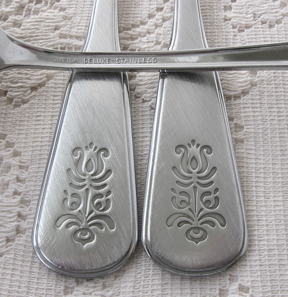 ONEIDA Stainless Flatware Village Lot