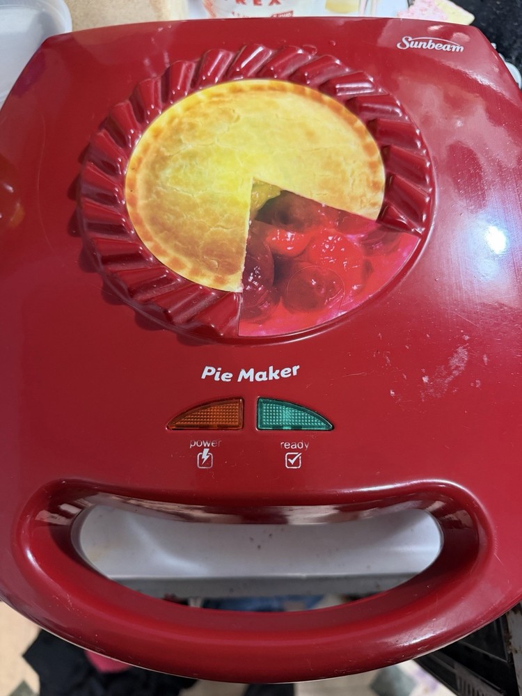 Sunbeam Mini Pie Maker 4 Pies, Red, FPSBPMM980, Easy Clean, Space Saving