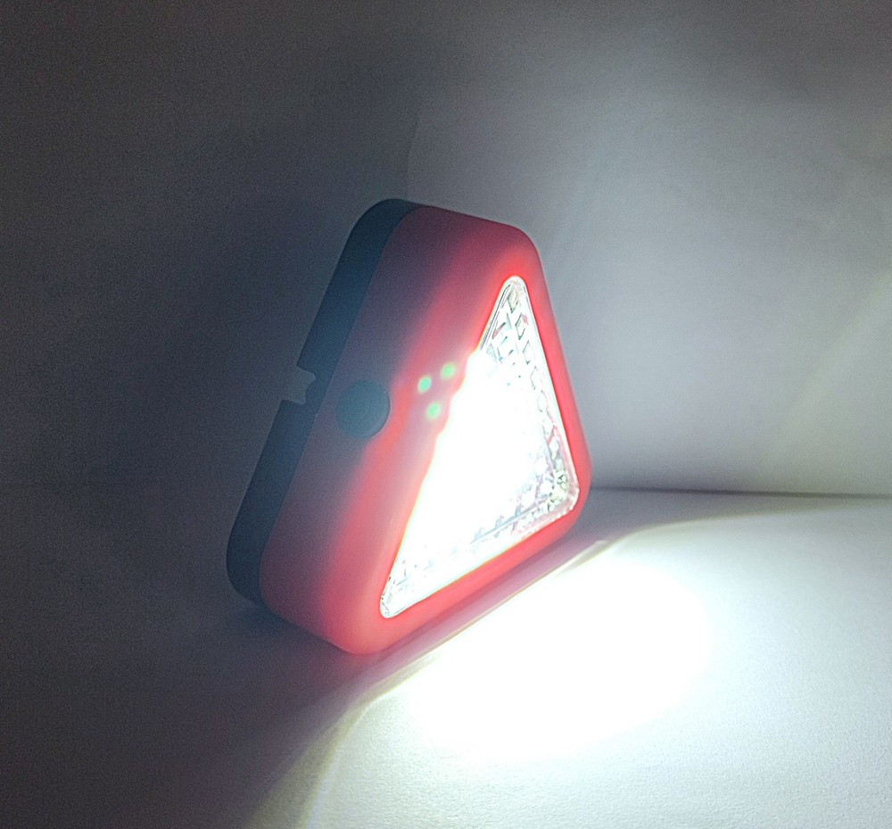 56 Lumen Emergency Triangle LED Work Light. With Hanging Hook /magnetic