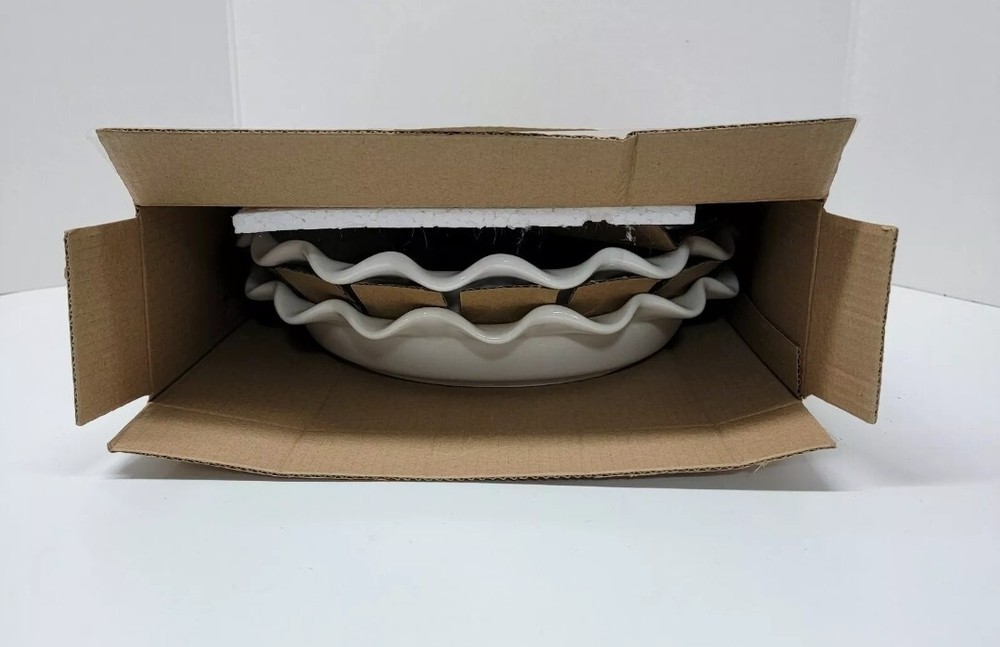 Parini White Ceramic Bakeware Pie Dish set happy as a pie dish set New INV00721