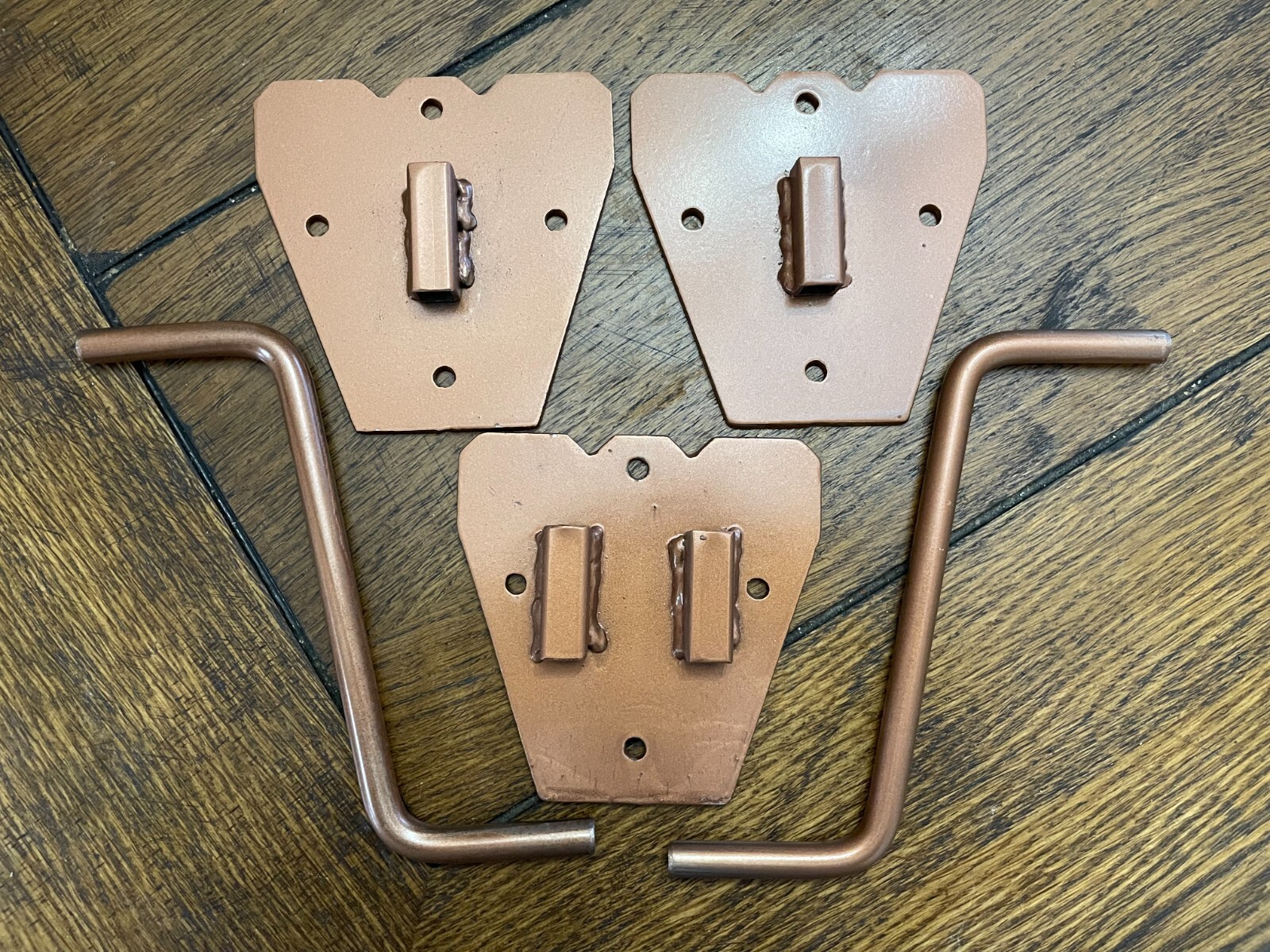 Amazeen Outdoors Adjustable Shoulder Mount Wall Hanger Whitetail Deer Mule