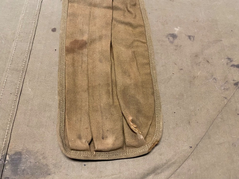 ORIGINAL WWII US ARMY SIGNAL CORP CS-90 RED, ORANGE GREEN FLAG CARRY CASE