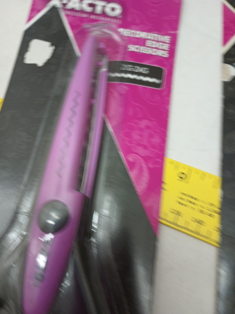 X-acto X2012 Zig-Zag/X2011 Scallop Decorative Edge Scissors One Opened
