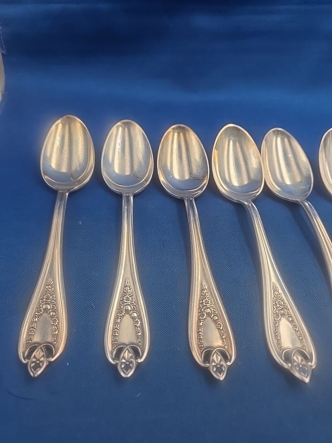 Lot of 8 International / 1847 Rogers Old Colony Silverplate Teaspoons 5 7/8"