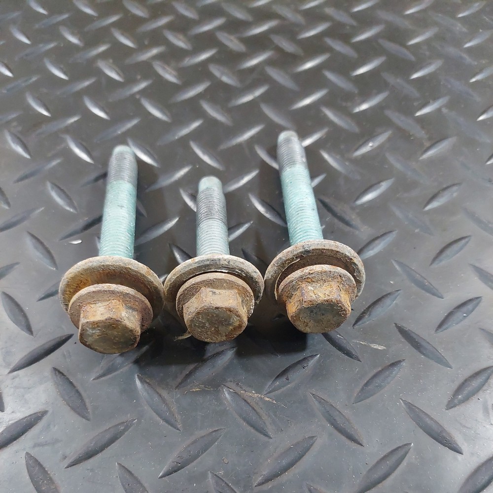 Vw Passat B5.5 Rear Axle Mounting Brackets Bolt Set