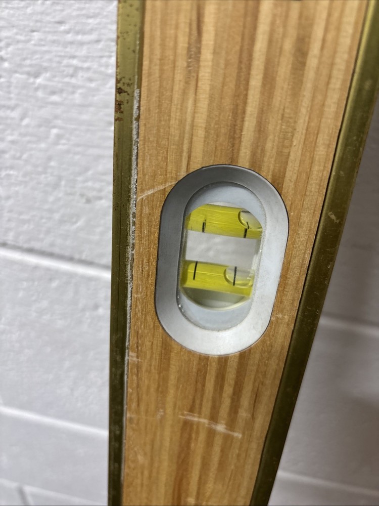 JOHNSON LEVEL & TOOL NO.748 4ft LEVEL WITH CASE