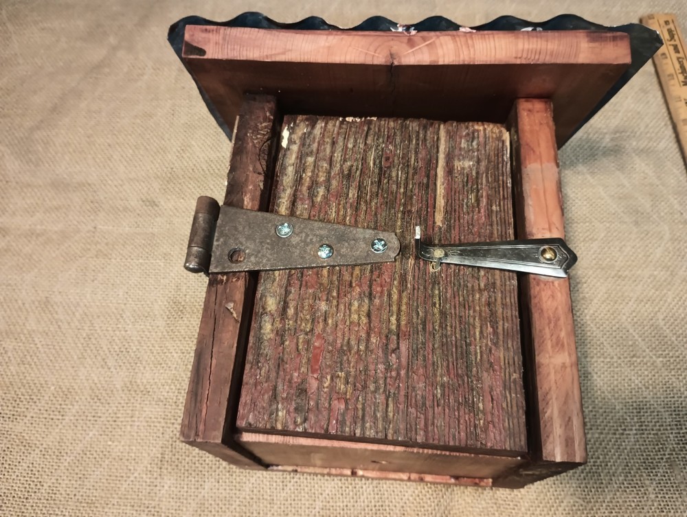 Rustic BIRDHOUSE made with salvaged & recycled material