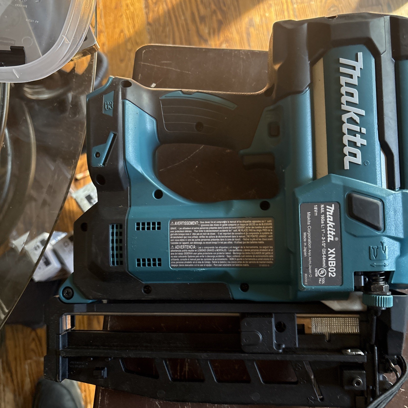 Makita XNB02Z 18V LXT 16-Gauge Cordless 2-1/2 in. Straight Finish Nailer