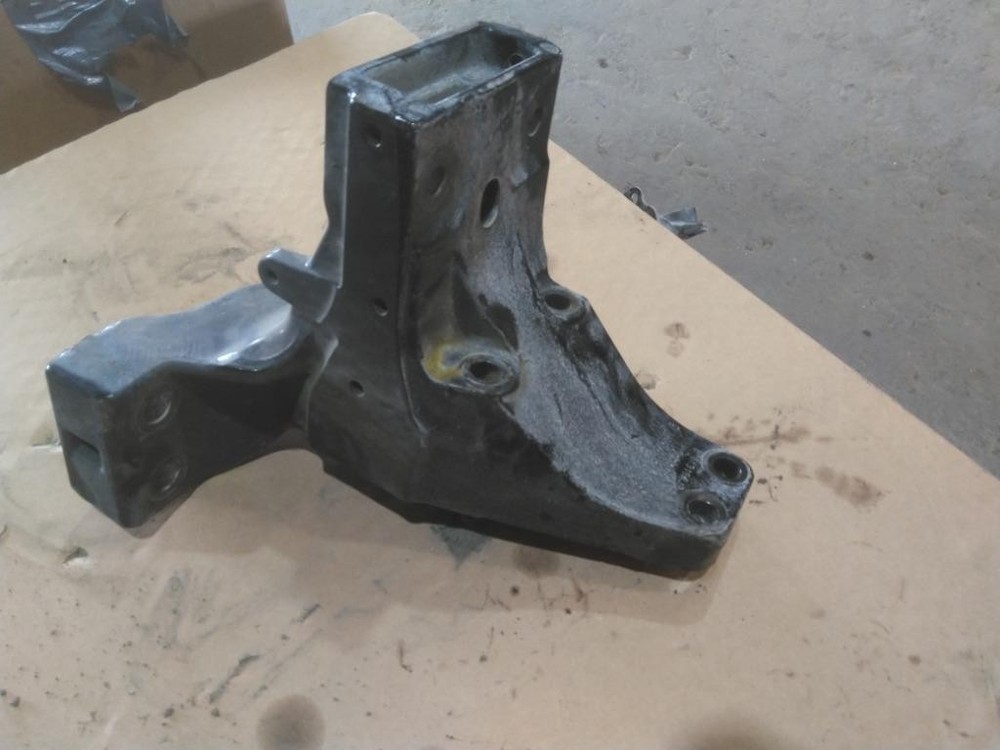 For 2020 PETERBILT 579 CAB MOUNT,BRACKET Right , OR