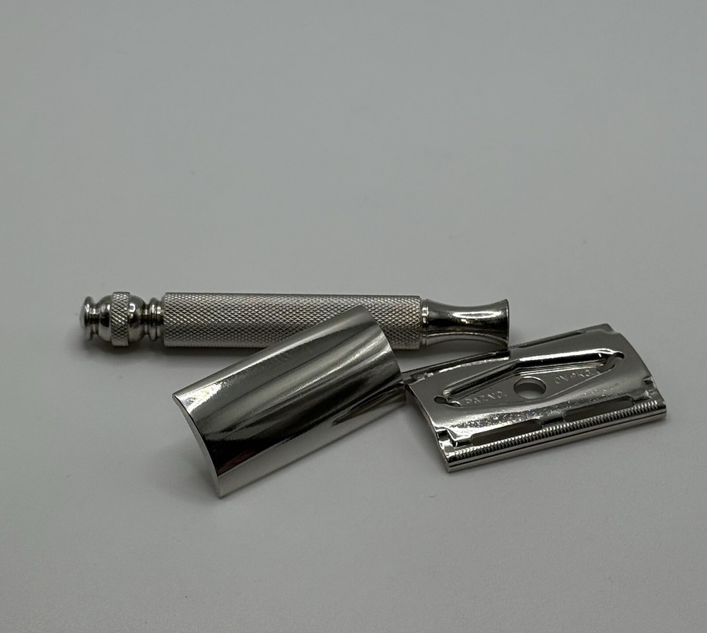 Vintage Gillette DE Silver Razor Date Code A1