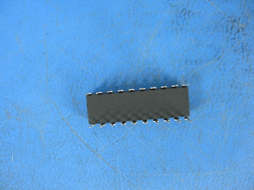 (1) KM44C256DP-7 256K X 4 BIT CMOS DRAM W/ FAST PAGE MODE DIP-20 SOCKET PULLS