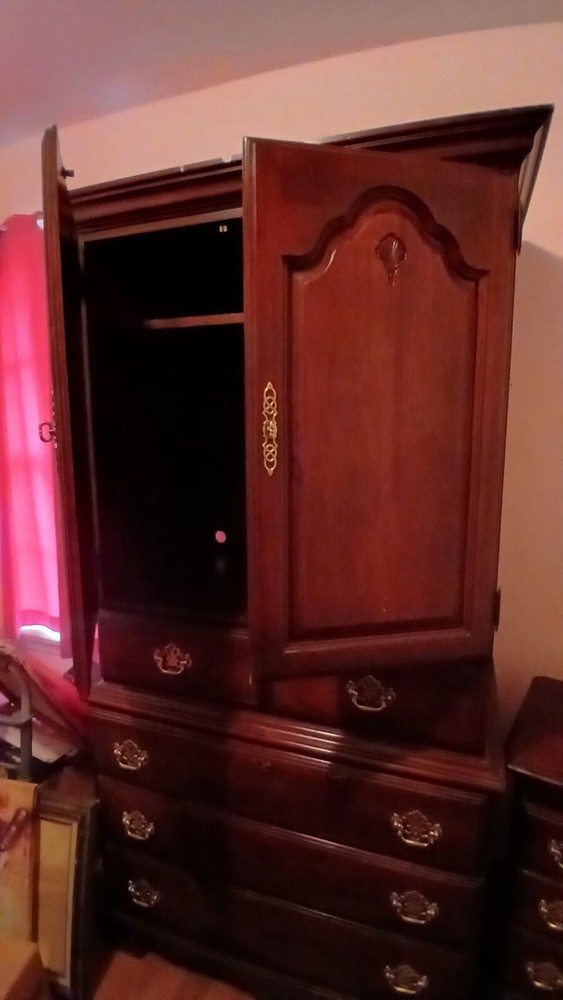 5 piece Queen bedroom set