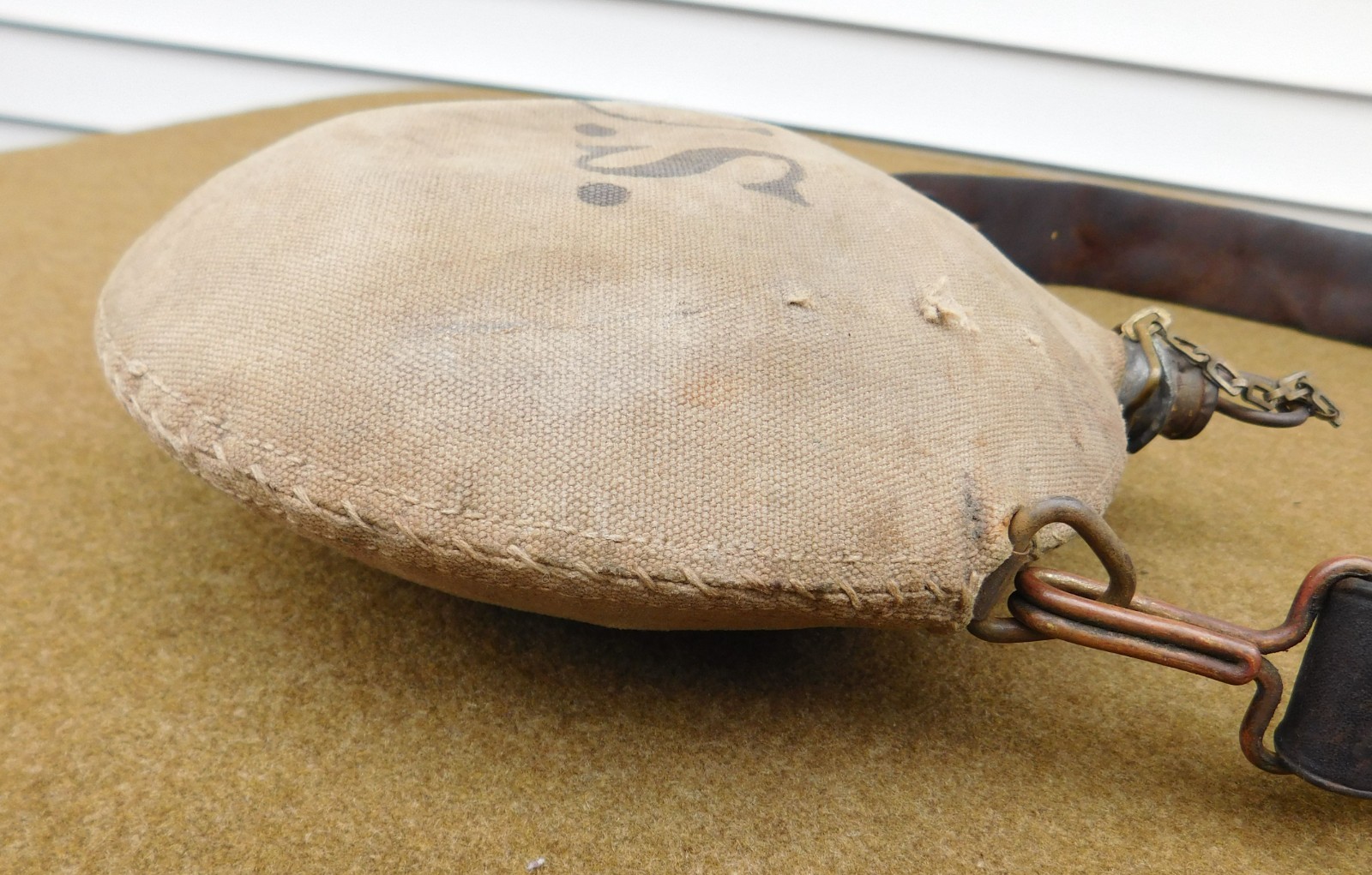ORIGINAL SPANISH AMERICAN WAR U.S. ARMY MODEL 1886 CANTEEN WITH LEATHER SLING