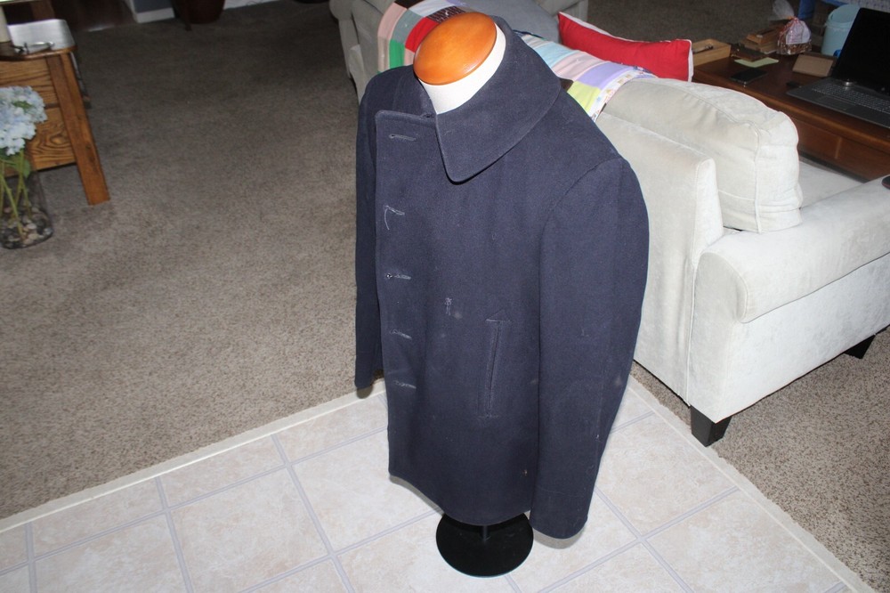 WW2 US Navy Pea Coat, Size Small/Medium FREE SHIPPING !!!!!!