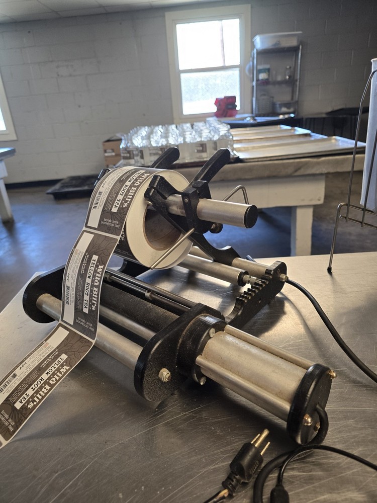 Zap Zla Semi-Automatic Round Labeler