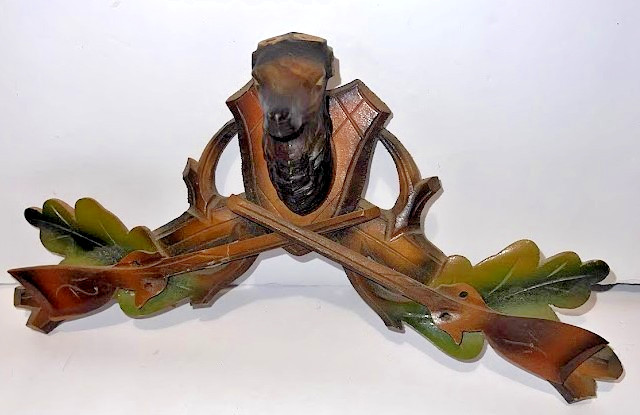 VINTAGE CUCKOO CLOCK CREST B1