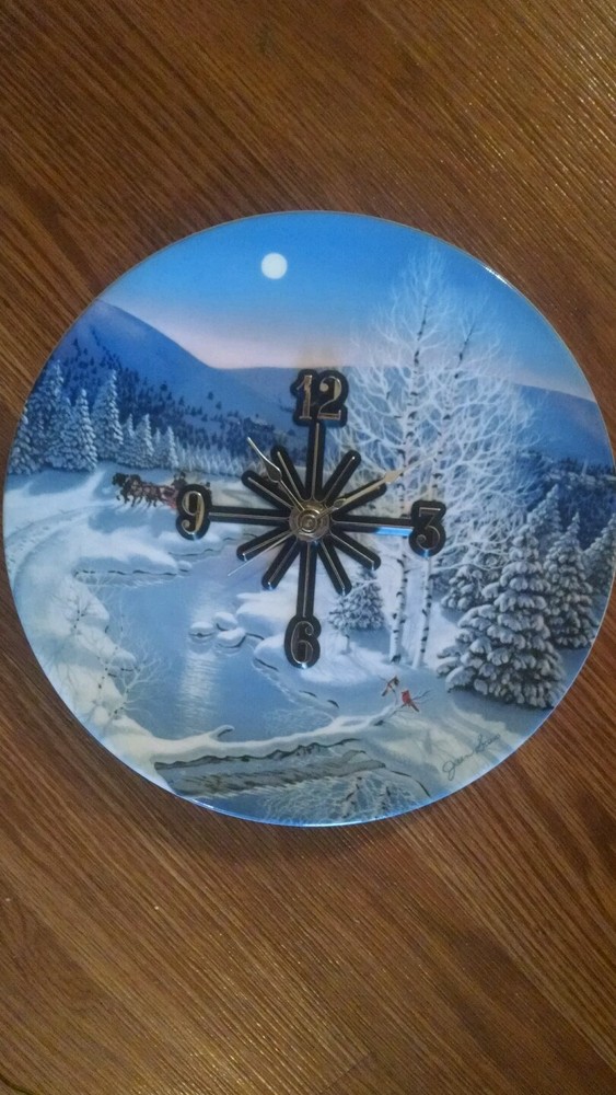 Winter Wonderland Adorable Clock !!