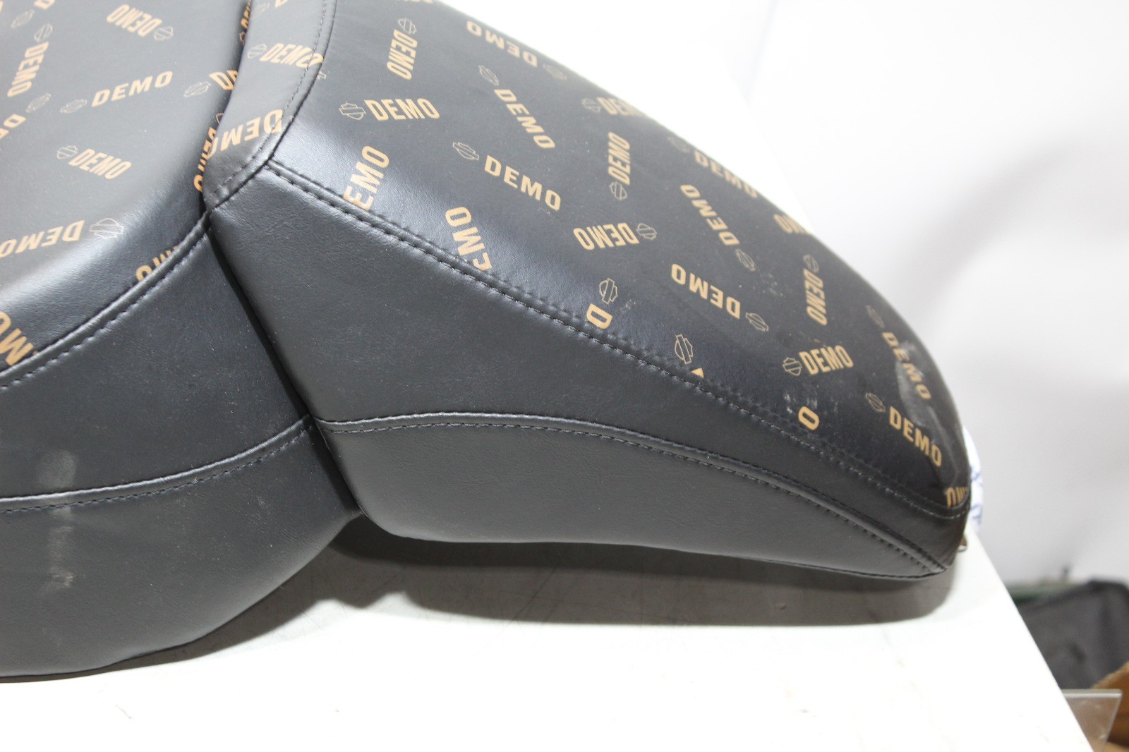 18-26 Harley Softail Two Up Low Rider Reach Seat OEM DEMO