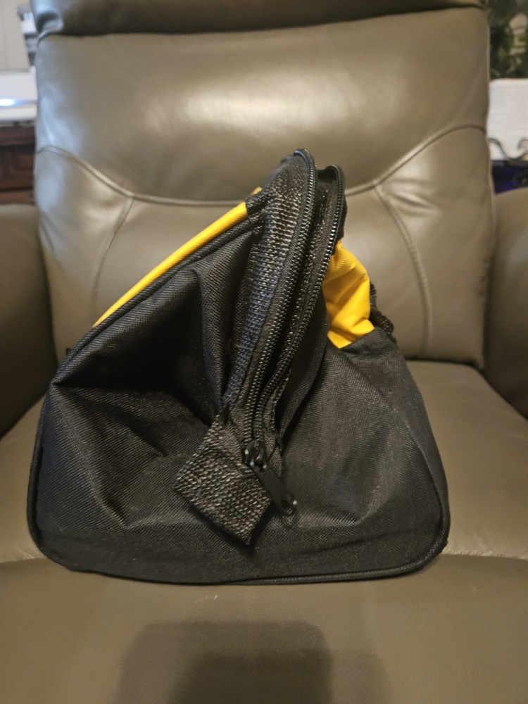 DEWALT Heavy Duty medium size tool bag