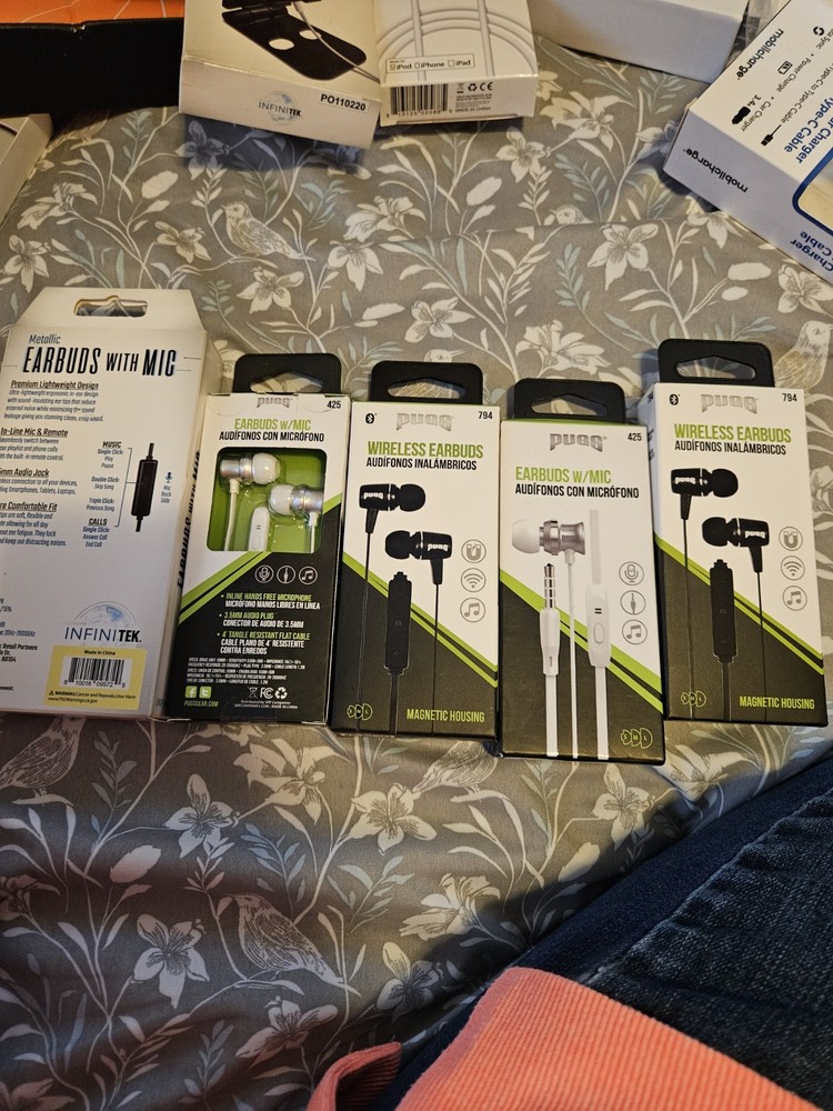 Cordzilla USB Cables Mixed Lot Bluetooth Earbuds Mic