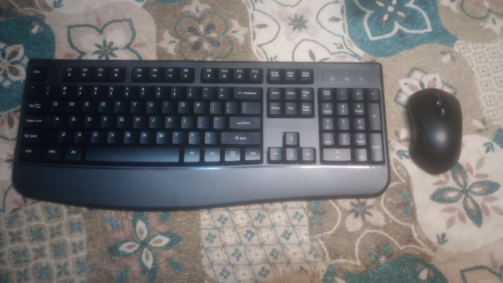 Black Wireless Keyboard and Mouse Combo