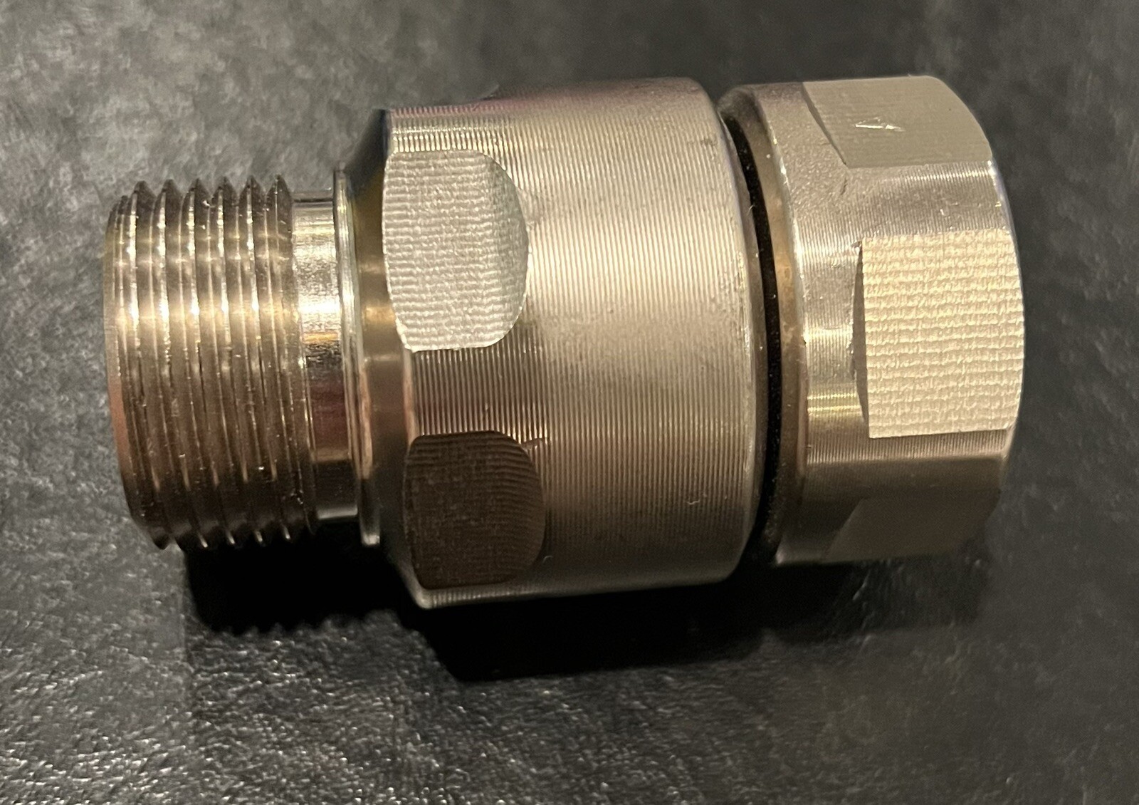 Heavy Duty Super Swivel SS16DBFFS16XMFS16 Female Face Seal FFS x Male Face Seal