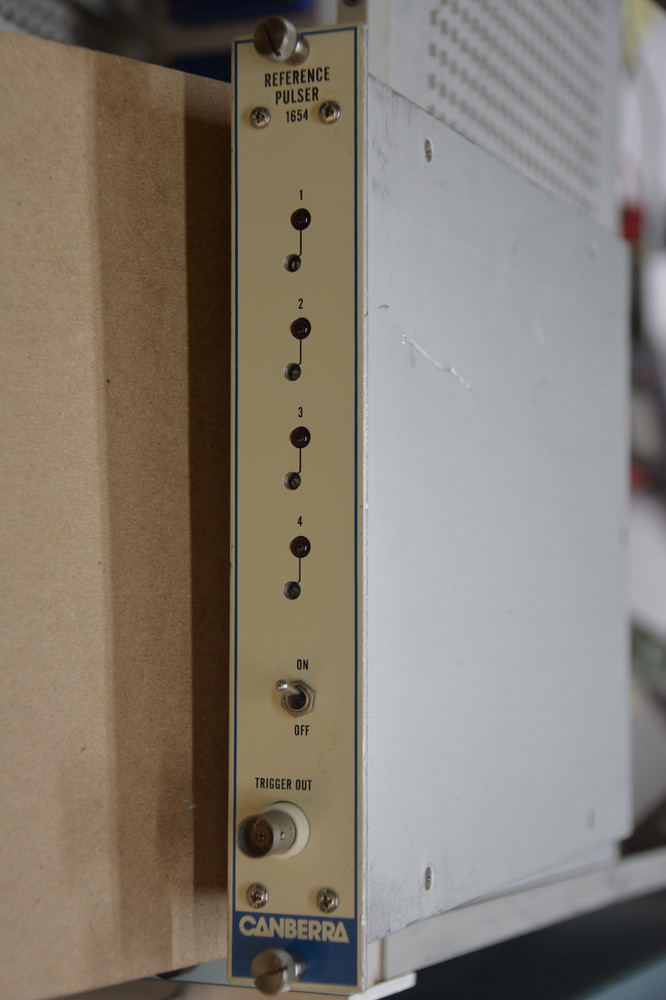 CANBERRA MODEL CSERF 1654 REFRENCE PULSER NIM BIN MODULE, EXC. COND., TESTED