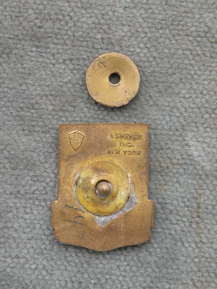 Original: Prewar/WW2 113TH Infantry DI / DUI / crest SB, Meyer