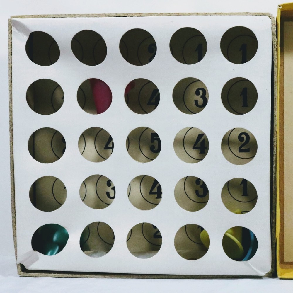 1975 Russian Game Flying Hats
