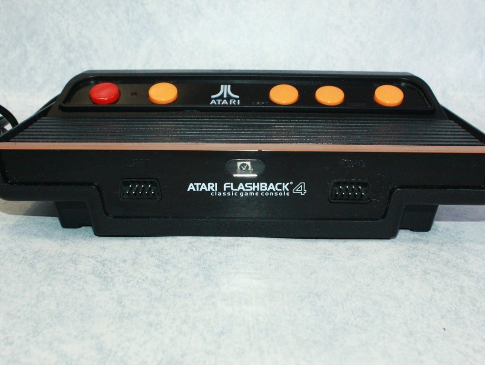 Atari Flashback 4 With 76 Classic Game Builtin