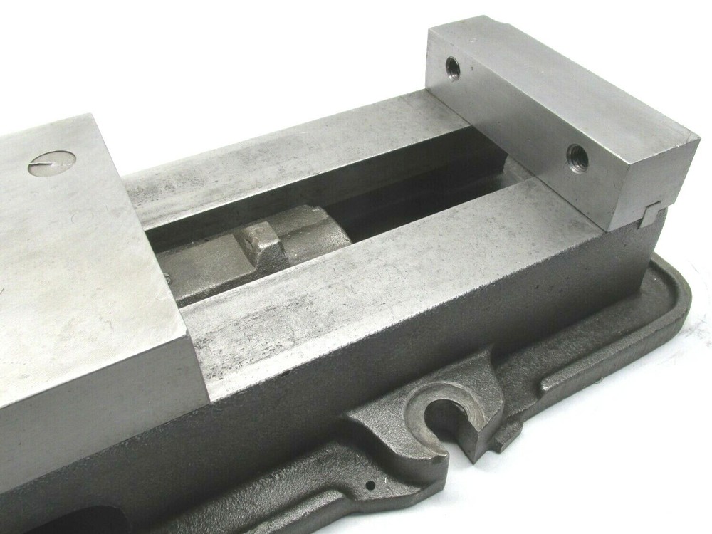 KURT ANGLOCK 6" MILLING MACHINE VISE - #D60
