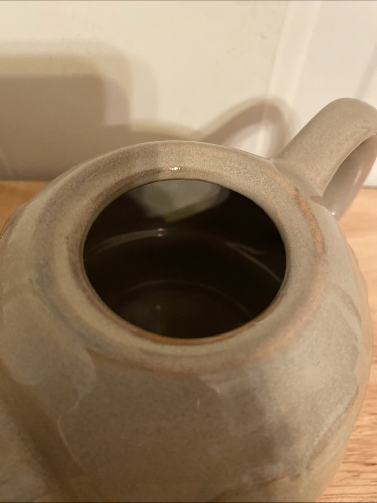 vintage stackable teapot. 6.5” Ceramic