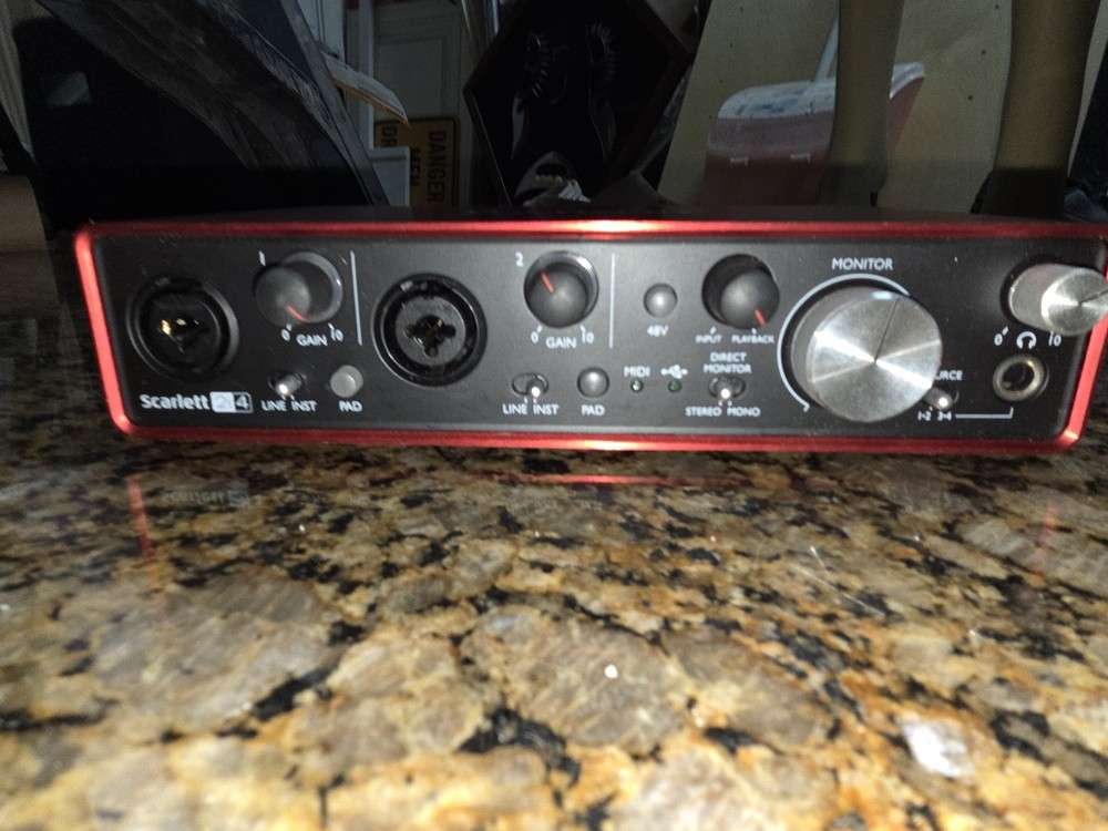 Focusrite Scarlett 2i4 USB Audio Interface XLR MIDI RCA Phantom Power