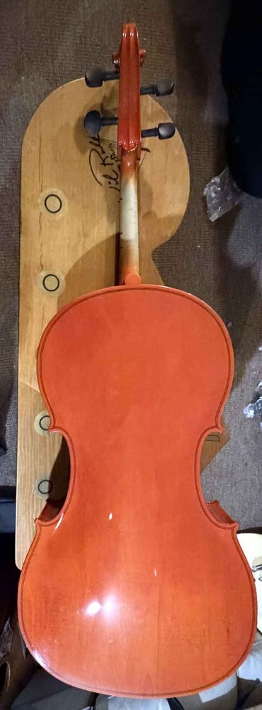 Cello Cecilio 50" Great Condition Need 1 string Case has broken zipper