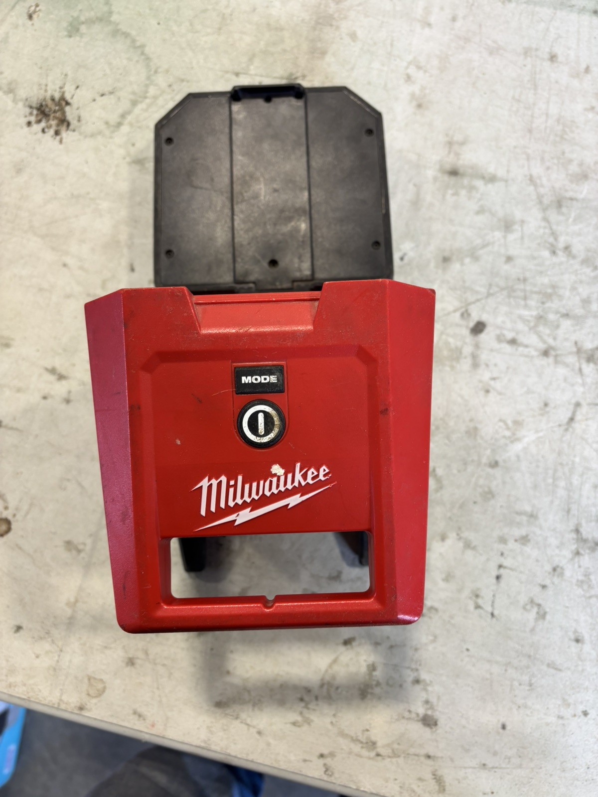 Milwaukee 2365-20 M12 1,000 Lumen Used LED Compact Rover Flood Light