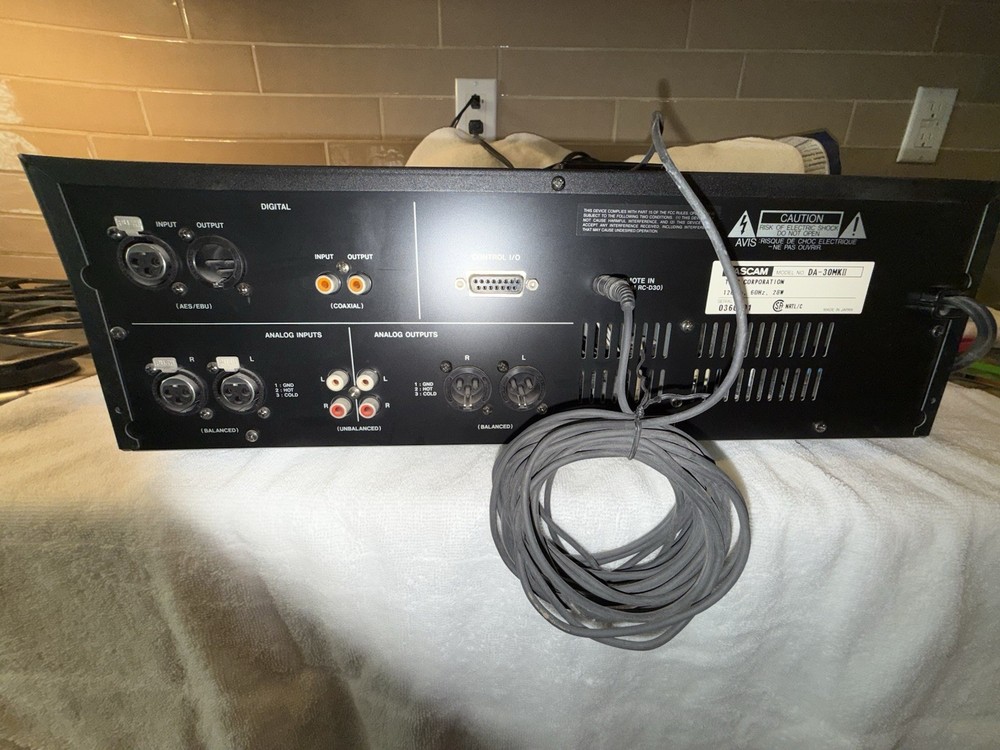 “WORKING” Tascam DA-30 MKII Digital Recoder Player + wired remote plugs in rear