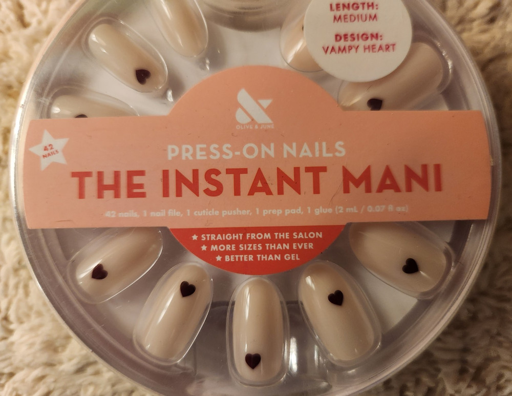 Olive & june press-on artificial nails vampy heart