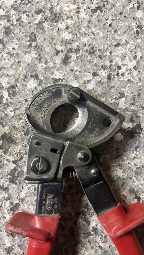 KLEIN TOOLS RATCHETING CABLE CUTTER #63060 - Made In Germany