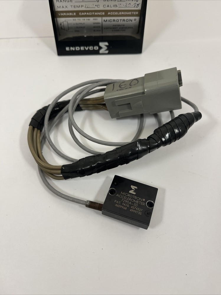ENDEVCO MICROTRON 7290A-30 VARIABLE CAPACITANCE ACCELEROMETER