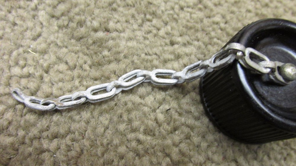 US WW2 CANTEEN LID WITH CORK POST WAR REPLACEMENT CAP