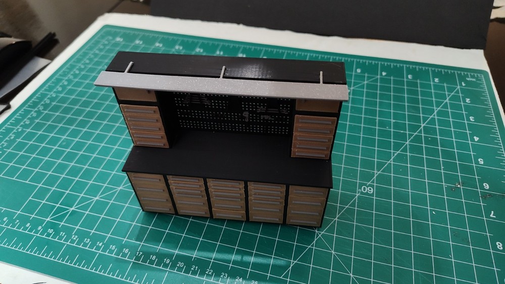Diorama Workshop Tool Bench Cabinet 1/18 Scale Model Garage Accessory