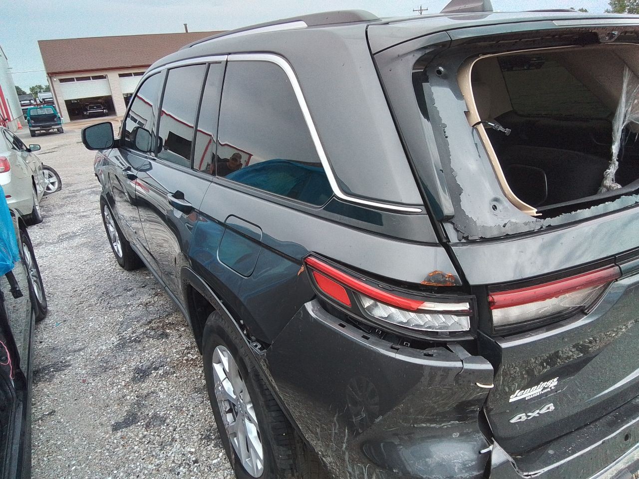 2021-2024 Jeep GRAND CHEROKEE 10.10" Display Screen Center Console