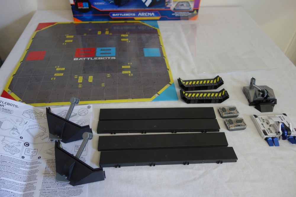 Hex Bots BattleBots Arena 4.0 Bite Force and Blacksmith Remote Control COMPLETE