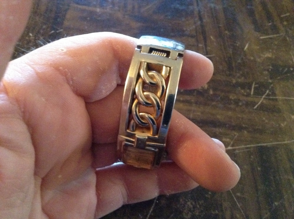 Ellen Tracy wristwatch