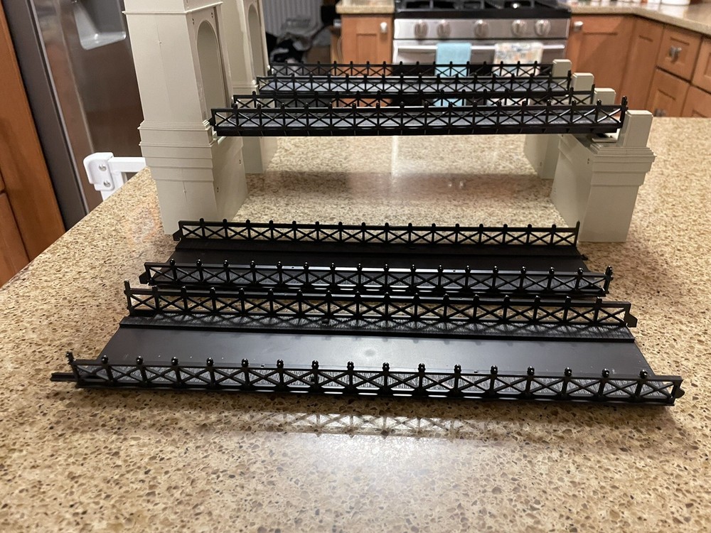 HO BRIDGE - Very Unique W/ Original Box