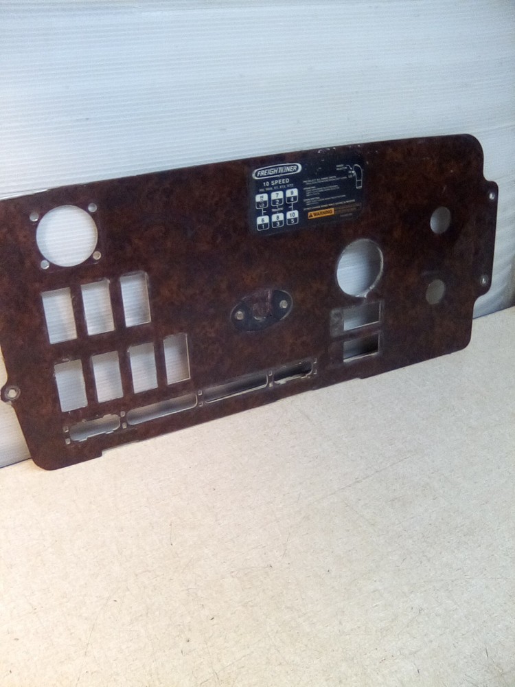 Freightliner Gauge And Switch Panel V79149